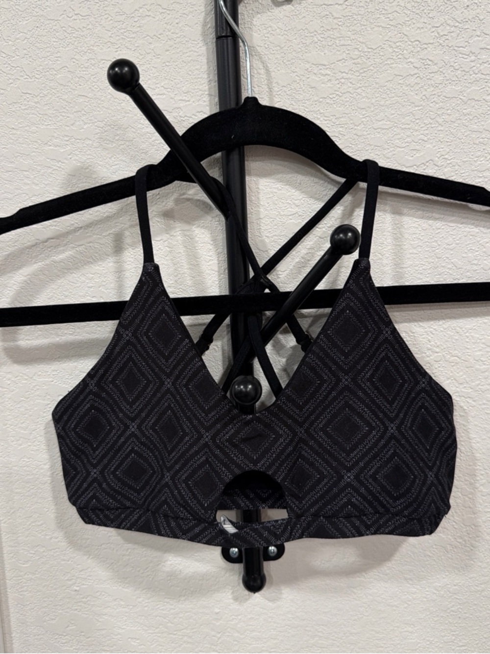 Wolven Black Diamond Jacquard Strappy Sports Bra